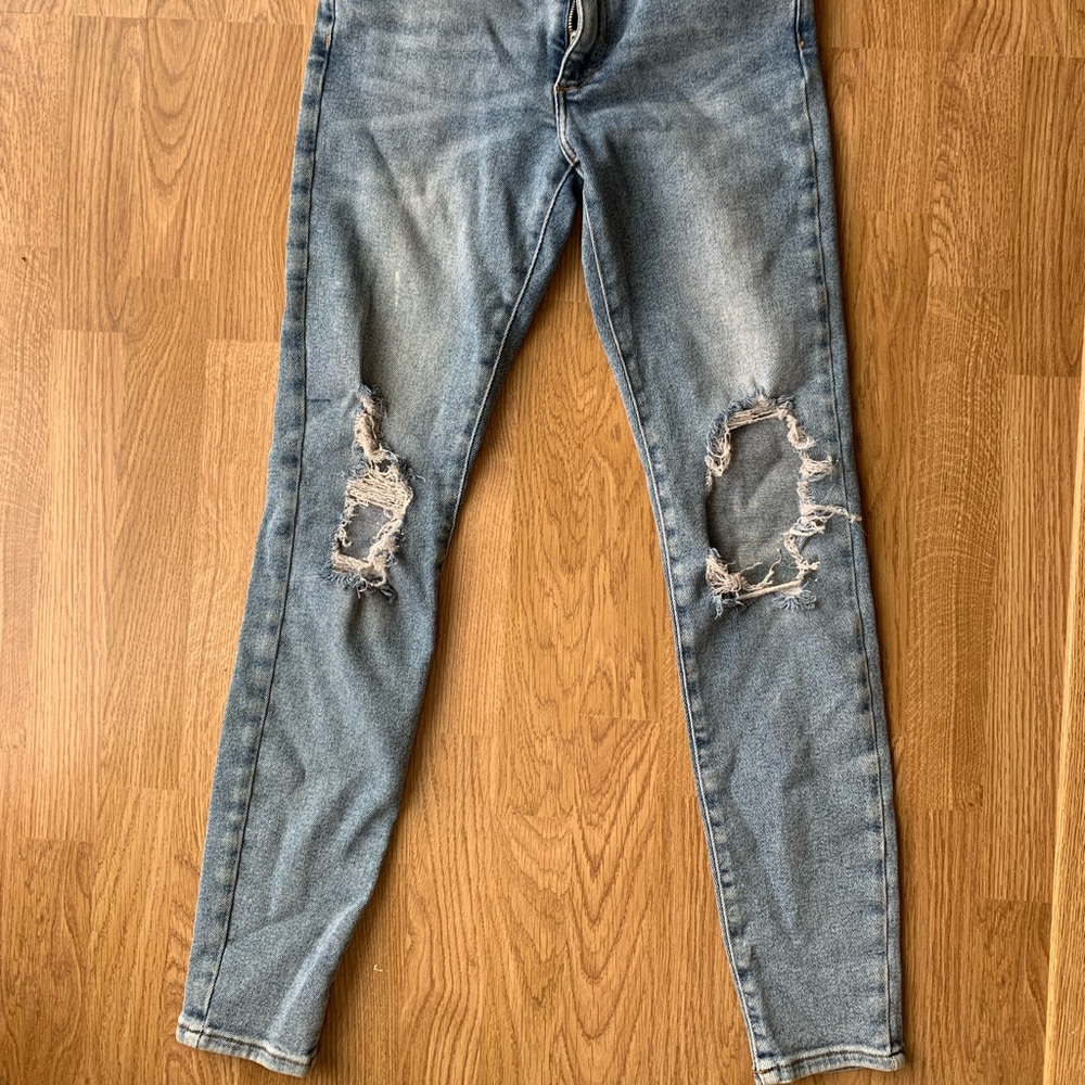 RIPPED JEANS - Picture 2 of 3